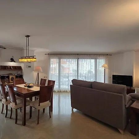 La Rosaleda, Centrico, Con Garaje Y Terraza Exterior *