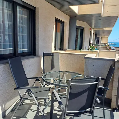 La Rosaleda, Céntrico, Con Garaje Y Terraza Exterior